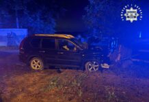 Kolejna ofiara śmiertelna. Kierowca Nissana nie przeżył zderzenia z drzewem