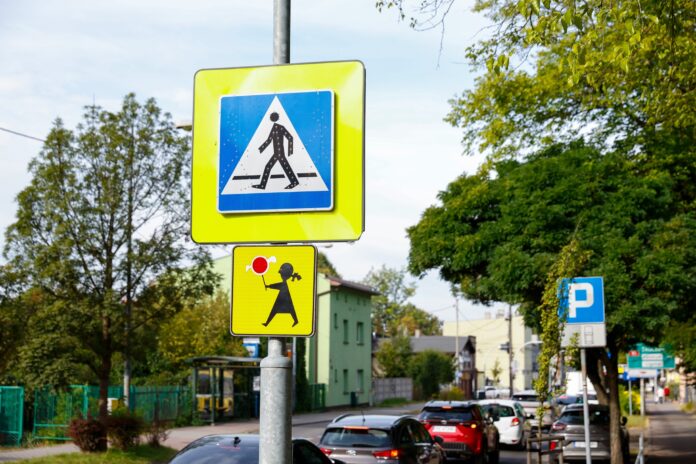 ul. Jankego (2) znaki przy przejściu dla pieszych