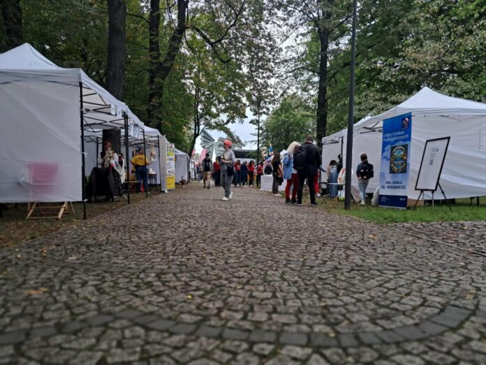 1000017473 Namioty wystawowe na targach