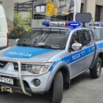 Zderzenie dostawczaka z autobusem miejskim w Katowicach. Dwie osoby w szpitalu radiowóz policyjny