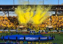 Kolejny fatalny występ GieKSy, tym razem z Cracovią Piłkarze na murawie w tle kibice