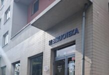 Bibliotekarki dla czworonogów – październikowa zbiórka w Katowicach Drzwi od biblioteki