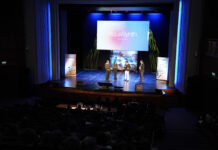 Młodzi innowatorzy z Katowic pokazali swoją siłę! Znamy zwycięzców „Praktycznej Lekcji Przedsiębiorczości” Ludzie na scenie