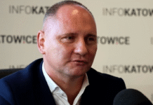 Tomasz Jakubiec: dziękuję wszystkim społecznikom działającym dla osób z niepełnosprawnościami Mężczyzna na krześle