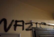 Atak na „Ślōnsko Ambasada” w Katowicach. Swastyki i obraźliwe napisy na biurze europosła