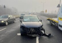 Uwaga kierowcy: zdarzenie na DTŚ w stronę Chorzowa. Dwa pasy zablokowane samochód po wypadku