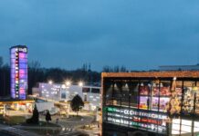 Magiczny grudzień w Libero. Lodowisko, koncert i świąteczne atrakcje dla rodzin Lodowisko i galeria Libero z lotu ptaka