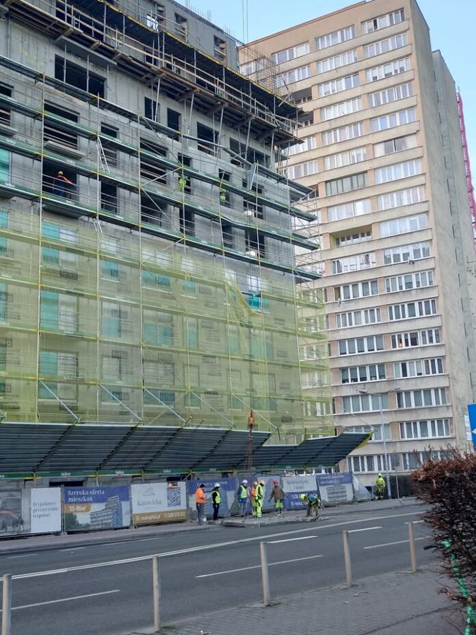 Apartamentowiec w budowie